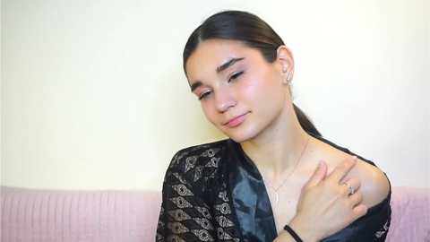 Media: lesliemillette Chaturbate 2025-10-21 02:36:00
