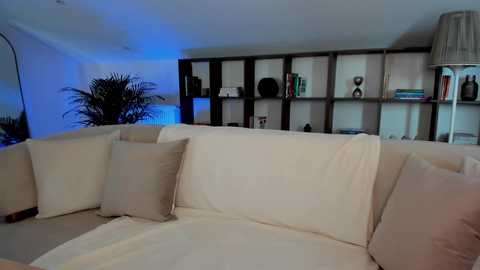 Media: sweetndcrazy Chaturbate 2025-10-21 09:59:00