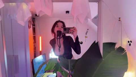 Media: _deepthroatgalactica Chaturbate 2025-10-22 20:49:00