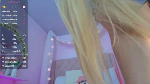 Media: ely_cherry18 Chaturbate 2025-10-22 08:14:00