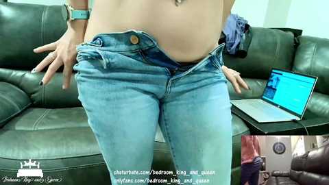 Media: bedroom_king_and_queen Chaturbate 2025-10-24 01:09:00