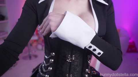 Media: bunnydollstella Chaturbate 2025-10-24 00:34:00