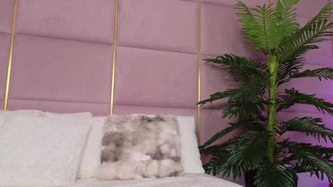 Media: eleineblue Chaturbate 2025-10-24 03:28:00