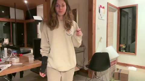Media: peacheekitty Chaturbate 2025-10-24 00:48:00