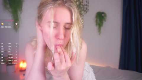 Media: sunnybish Chaturbate 2025-10-28 15:38:00