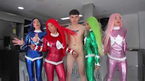 Media: loving_ladies Chaturbate 2025-10-31 14:13:00