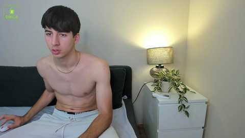 Media: hotflirtyfella Chaturbate 2025-11-02 11:06:00