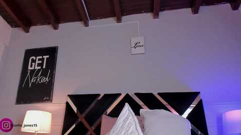 Media: giselle_joness1 Chaturbate 2025-11-03 14:40:00