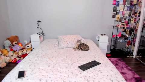 Media: chloenight Chaturbate 2025-11-05 08:37:00