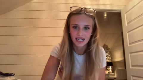 Media: carlybora Chaturbate 2025-11-06 01:18:00