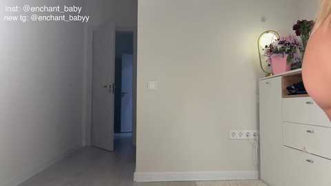 enchant_baby_ @ chaturbate on 20251107