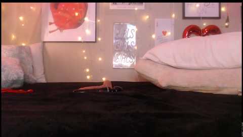 Media: milf_lacey Chaturbate 2025-11-10 20:20:00