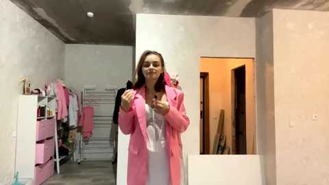 Media: isauratorkelson Chaturbate 2025-11-12 11:35:00