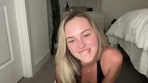 Media: luvaimee Chaturbate 2025-11-12 04:22:00