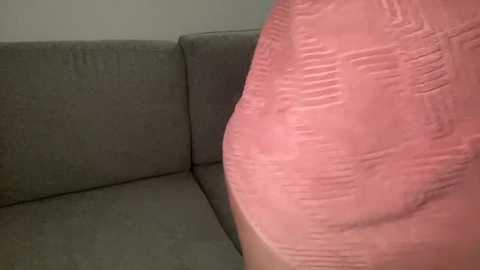 Media: mollyy2006 Chaturbate 2025-11-13 06:54:00