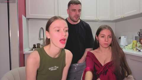 Media: ihavepaws33 Chaturbate 2025-11-14 14:03:00