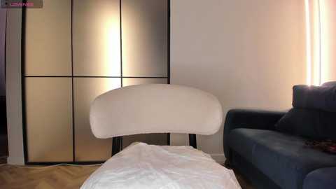 Media: lunaonekiss Chaturbate 2025-11-14 07:52:00