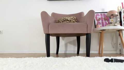 Media: meowlina Chaturbate 2025-11-14 06:25:00