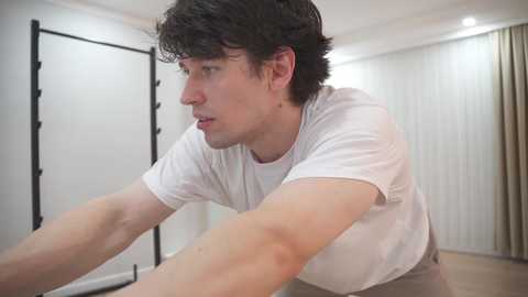 Media: tommyjoyer Chaturbate 2025-11-14 14:18:00