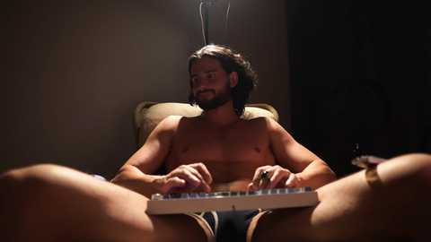 Media: double_luckystrike Chaturbate 2025-11-15 02:38:00