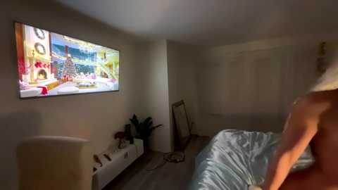 Media: ella_ella_ella_ay Chaturbate 2025-11-15 07:28:00