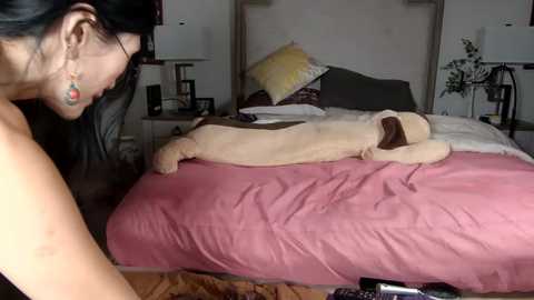 Media: skinnyasianmilf Chaturbate 2025-11-15 20:22:00