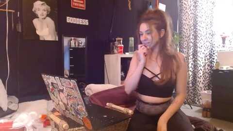 Media: littlemisszee Myfreecams Invalid Date