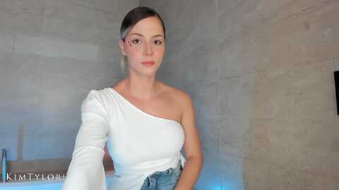 Media: kimtylor_ Myfreecams Invalid Date