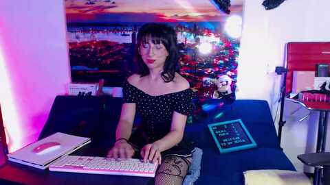 Media: emaparis Myfreecams Invalid Date