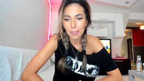 Media: smileytinaa Myfreecams Invalid Date