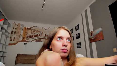 oliviawhites @ myfreecams on 20230909