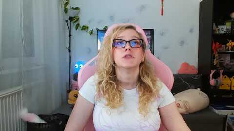 Media: monicmoon18 Myfreecams Invalid Date