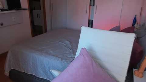 lau___ @ myfreecams on 20230911