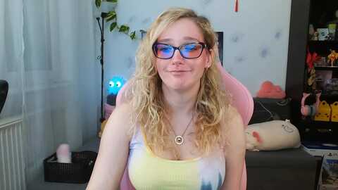 Media: monicmoon18 Myfreecams Invalid Date