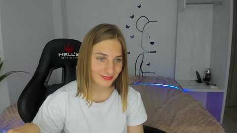 Media: goldcanary Myfreecams Invalid Date