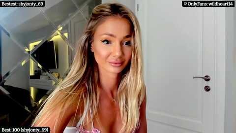 Media: yveline Myfreecams Invalid Date