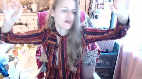 englandsrose @ myfreecams on 20230923