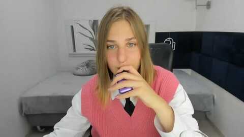 Media: goldcanary Myfreecams Invalid Date