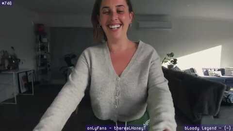 Media: honeytits_ Myfreecams Invalid Date