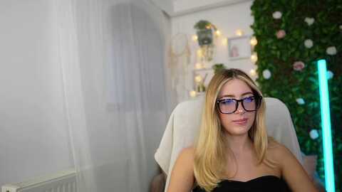 Media: tina_nappi18 Myfreecams Invalid Date
