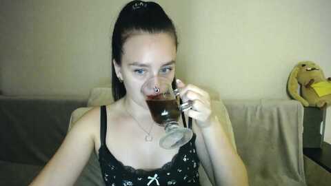 Media: lillit__wood_ Myfreecams Invalid Date