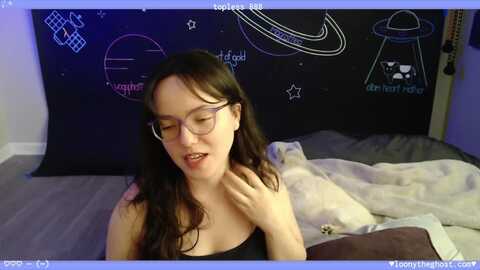 lunademiel @ myfreecams on 20230928