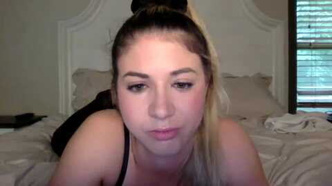 kendallk1 @ myfreecams on 20230930
