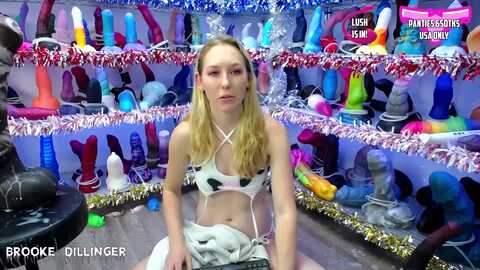 brooke1993 @ myfreecams on 20231002