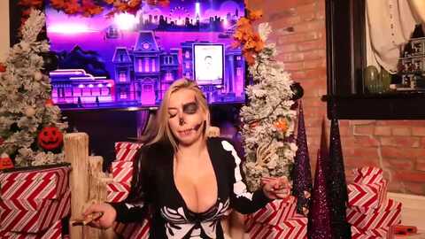 Media: cubbixoxo Myfreecams Invalid Date