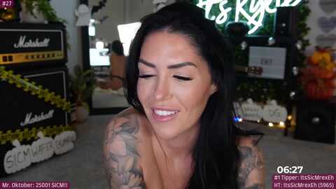 Media: itskylieeh Myfreecams Invalid Date