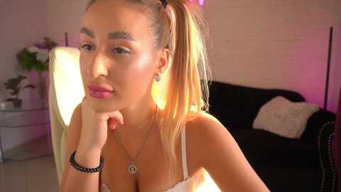 Media: lia__angel Myfreecams Invalid Date