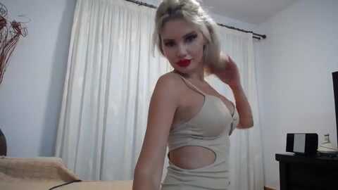 woww_ @ myfreecams on 20231012