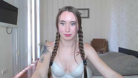 lana_ki1ty @ myfreecams on 20231017