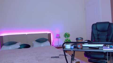 Media: lorettelorena Myfreecams Invalid Date